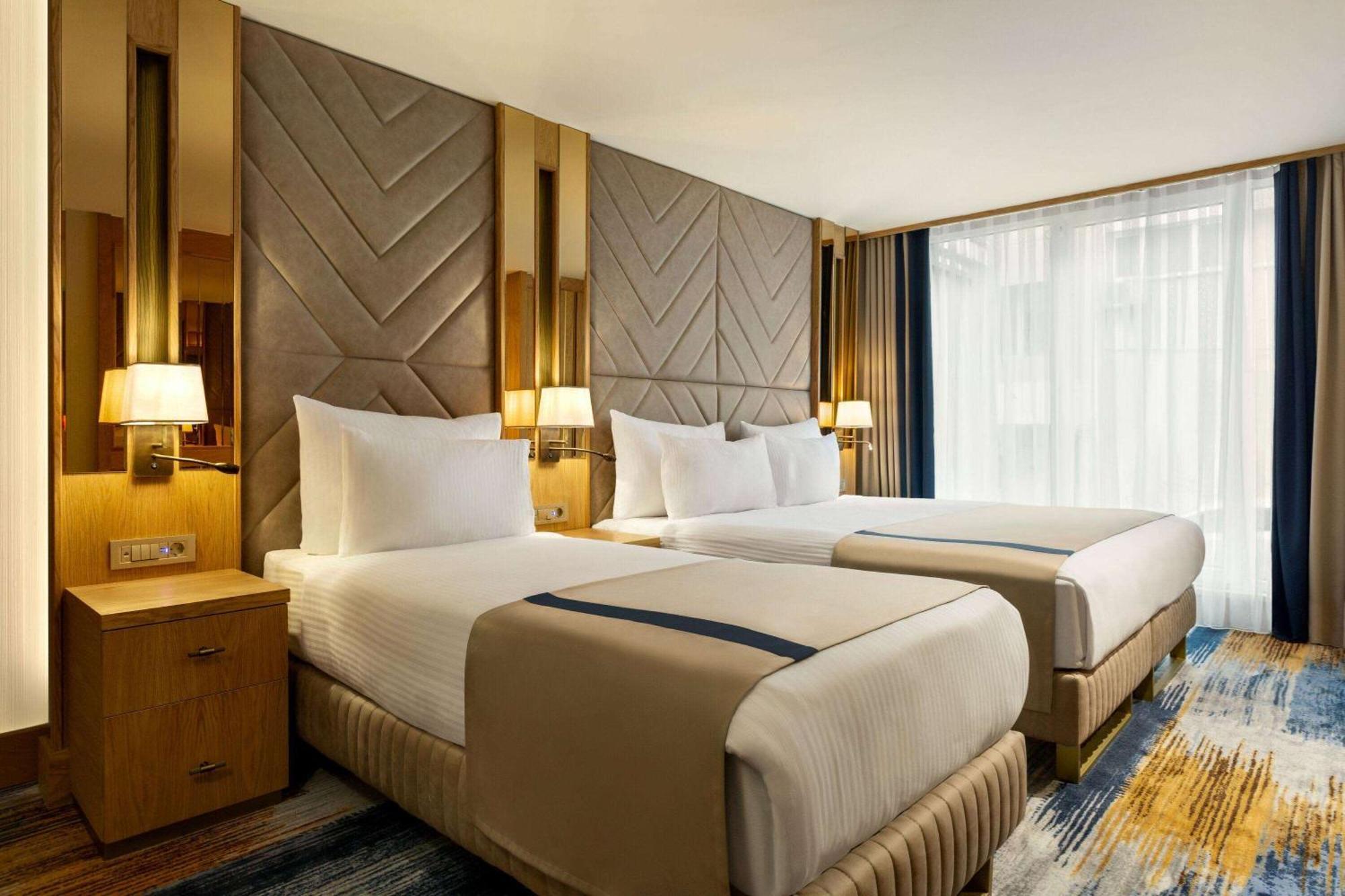 Days Inn By Wyndham Istanbul Bomonti Zewnętrze zdjęcie