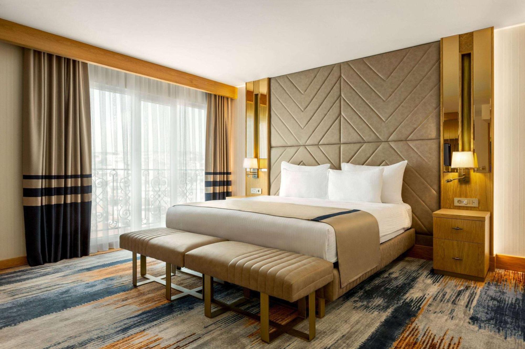 Days Inn By Wyndham Istanbul Bomonti Zewnętrze zdjęcie