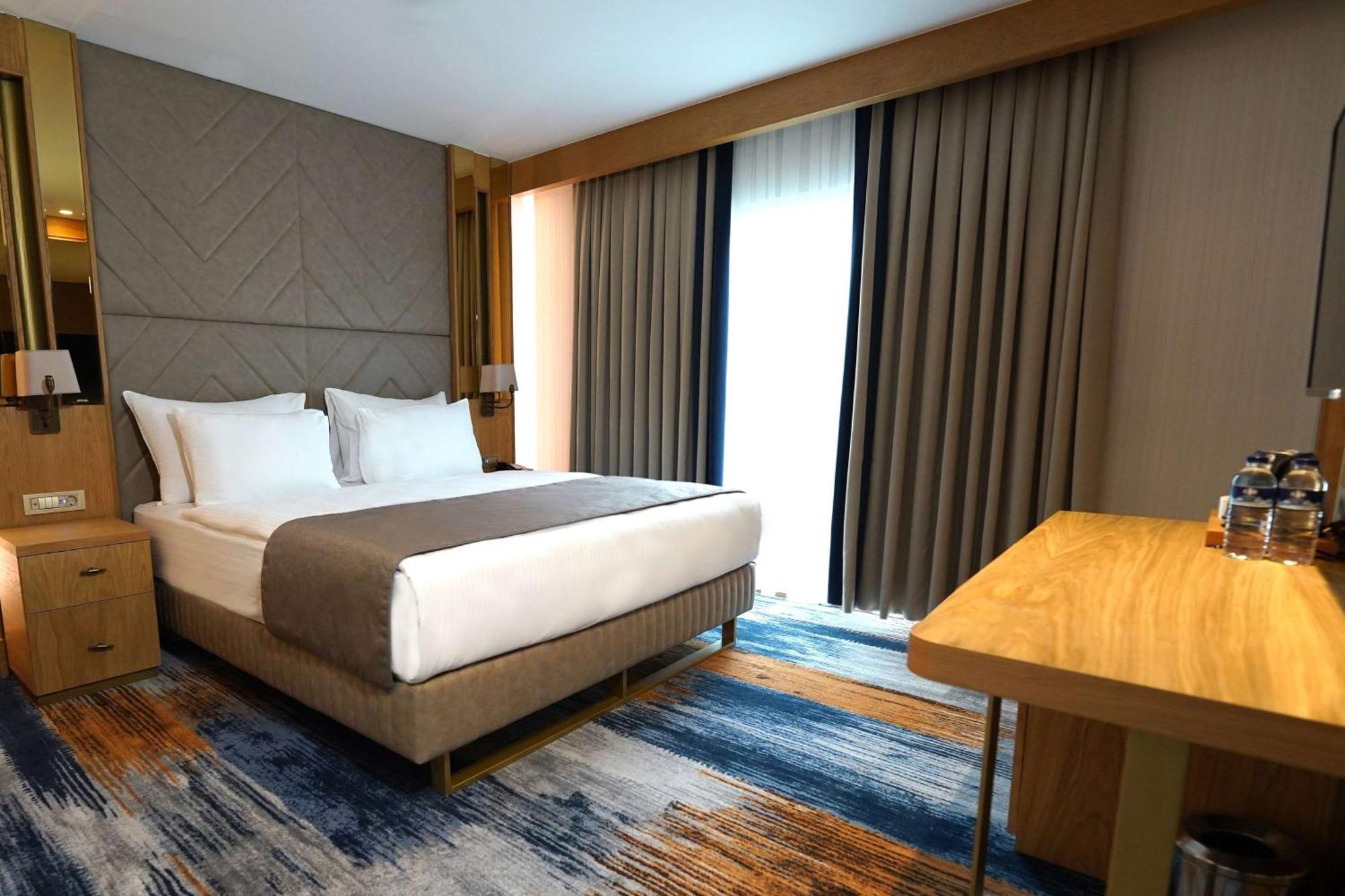 Days Inn By Wyndham Istanbul Bomonti Zewnętrze zdjęcie