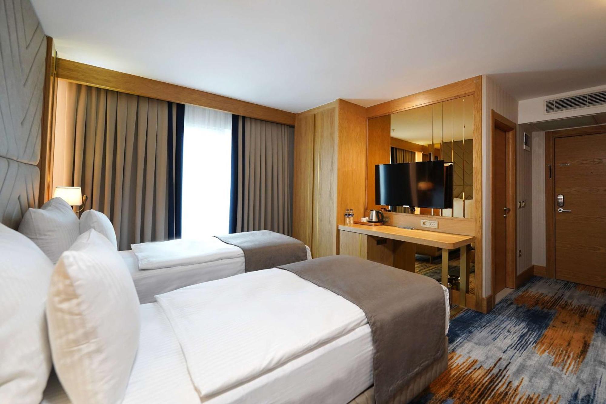 Days Inn By Wyndham Istanbul Bomonti Zewnętrze zdjęcie