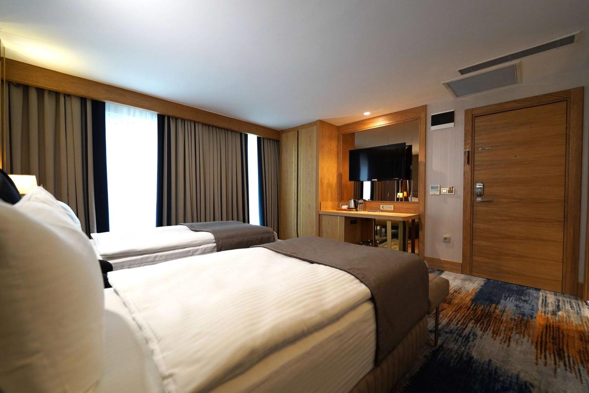 Days Inn By Wyndham Istanbul Bomonti Zewnętrze zdjęcie