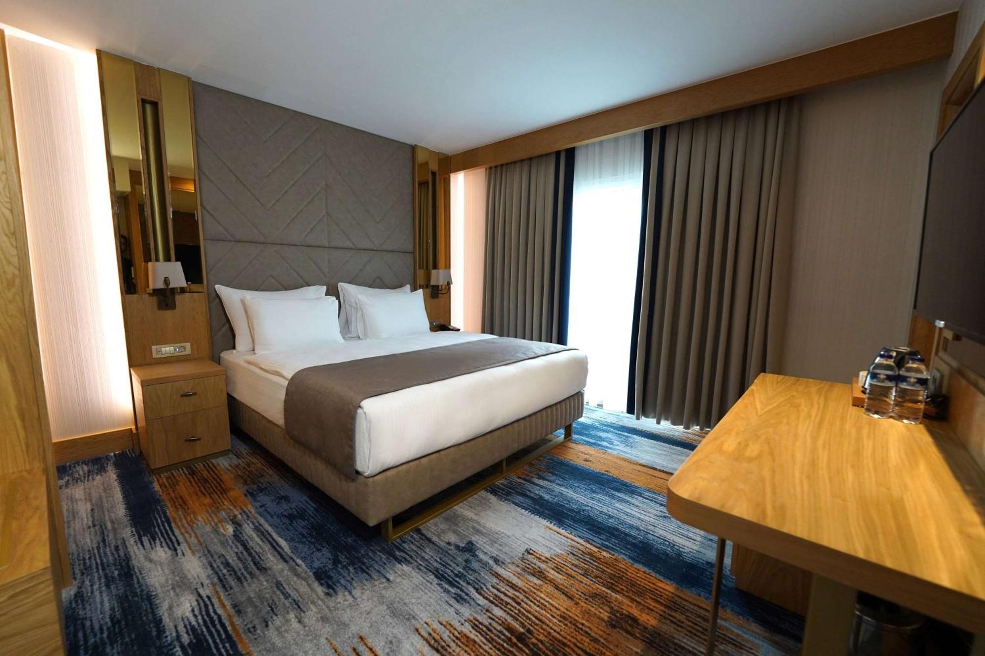 Days Inn By Wyndham Istanbul Bomonti Zewnętrze zdjęcie
