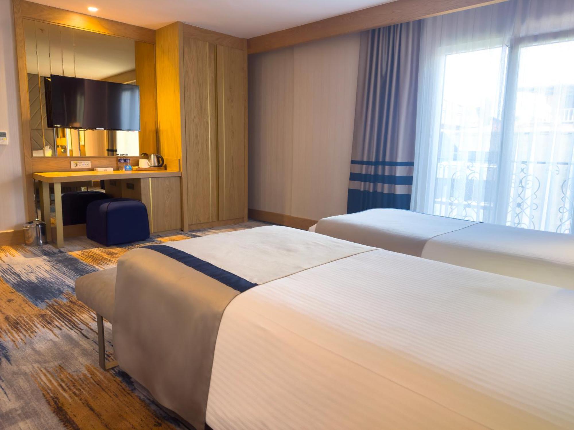 Days Inn By Wyndham Istanbul Bomonti Zewnętrze zdjęcie